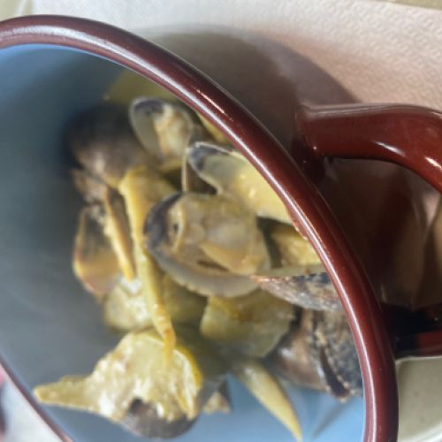 CARXOFES SALTADES AMB CLOÏSSES GALLEGUES I CURRY VERD